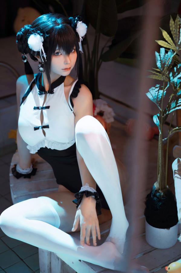 蠢沫沫  蠢沫沫-熊猫娘 独家二次元高叉旗袍美腿性感私房写真第5张图片
