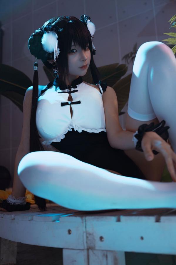 蠢沫沫  蠢沫沫-熊猫娘 独家二次元高叉旗袍美腿性感私房写真第40张图片