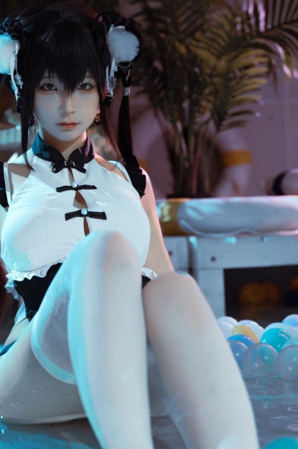蠢沫沫  蠢沫沫-熊猫娘 独家二次元高叉旗袍美腿性感私房写真第54张图片