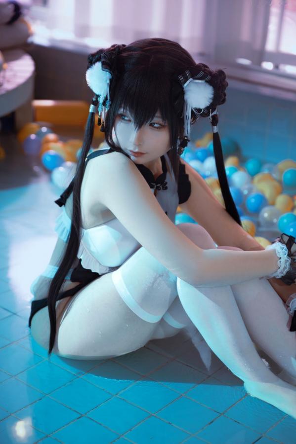 蠢沫沫  蠢沫沫-熊猫娘 独家二次元高叉旗袍美腿性感私房写真第56张图片