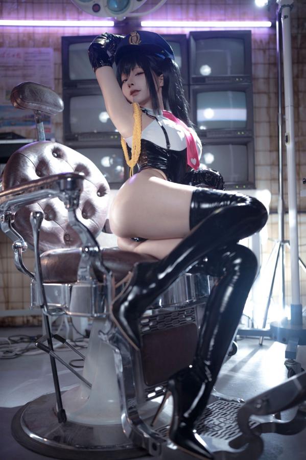 蠢沫沫  蠢沫沫-沙希女警性感皮衣制服Cosplay写真第4张图片