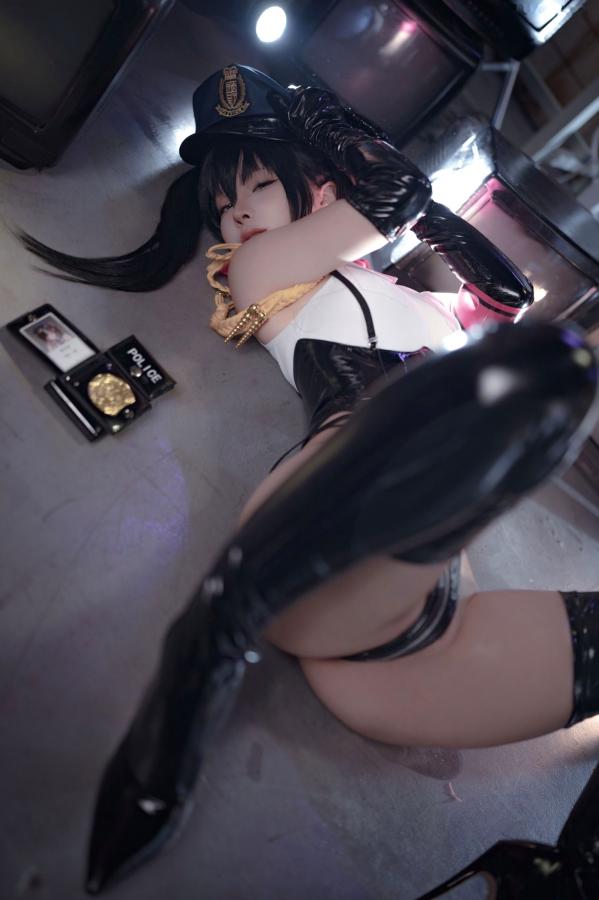 蠢沫沫  蠢沫沫-沙希女警性感皮衣制服Cosplay写真第37张图片