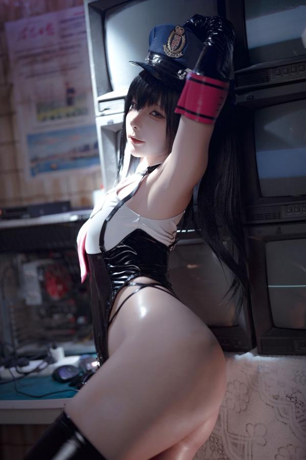 蠢沫沫  蠢沫沫-沙希女警性感皮衣制服Cosplay写真第48张图片