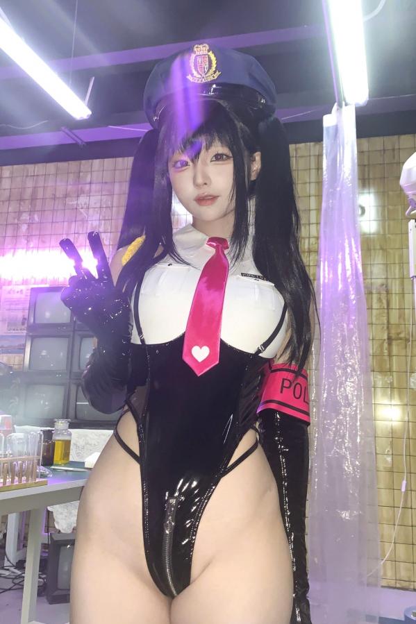蠢沫沫  蠢沫沫-沙希女警性感皮衣制服Cosplay写真第125张图片
