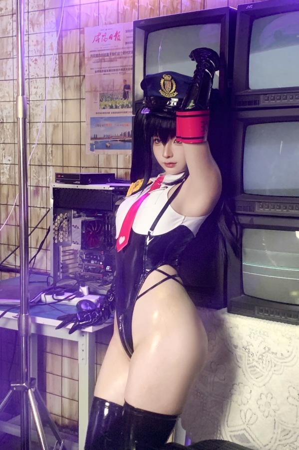 蠢沫沫  蠢沫沫-沙希女警性感皮衣制服Cosplay写真第142张图片