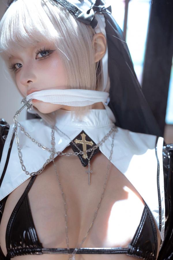 蠢沫沫  蠢沫沫 - 修女修道院漆皮私房写真 魅惑角色扮演性感女神第82张图片