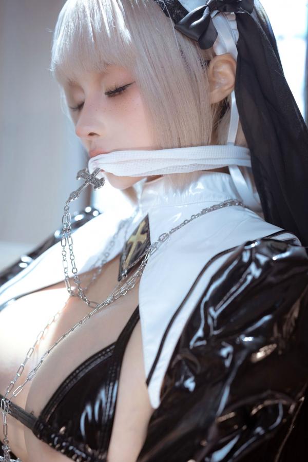蠢沫沫  蠢沫沫 - 修女修道院漆皮私房写真 魅惑角色扮演性感女神第84张图片