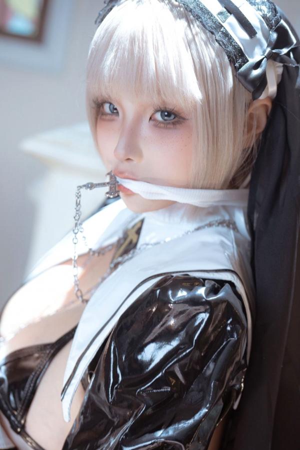 蠢沫沫  蠢沫沫 - 修女修道院漆皮私房写真 魅惑角色扮演性感女神第85张图片