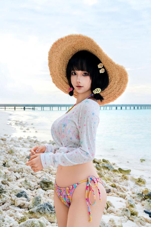 蠢沫沫  蠢沫沫-2025年11月自拍 海滩比基尼泳池湿身性感户外写真第147张图片