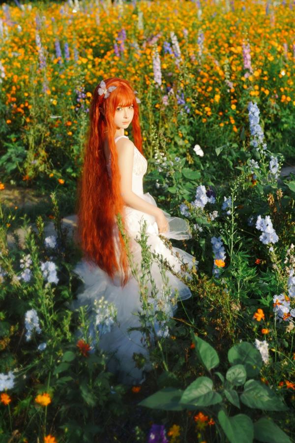 蠢沫沫  蠢沫沫-花丛婚纱 户外唯美仙女写真 纯欲白色婚纱角色扮演第22张图片