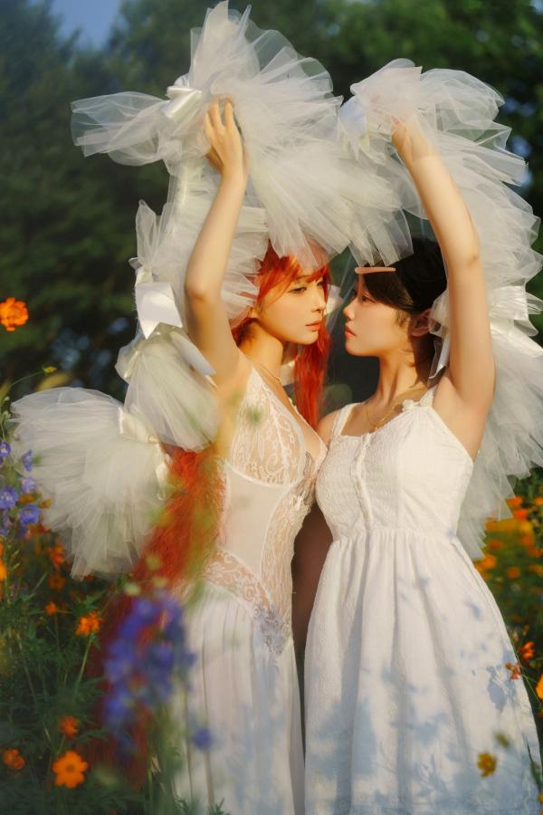 蠢沫沫  蠢沫沫-花丛婚纱 户外唯美仙女写真 纯欲白色婚纱角色扮演第30张图片