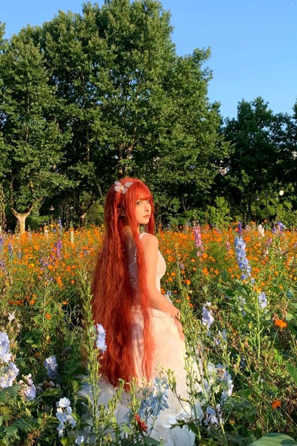 蠢沫沫  蠢沫沫-花丛婚纱 户外唯美仙女写真 纯欲白色婚纱角色扮演第51张图片