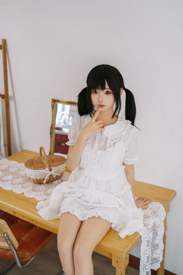蠢沫沫  《蠢沫沫-8月写真合集-1》日系家居白裙少女私房治愈写真第24张图片