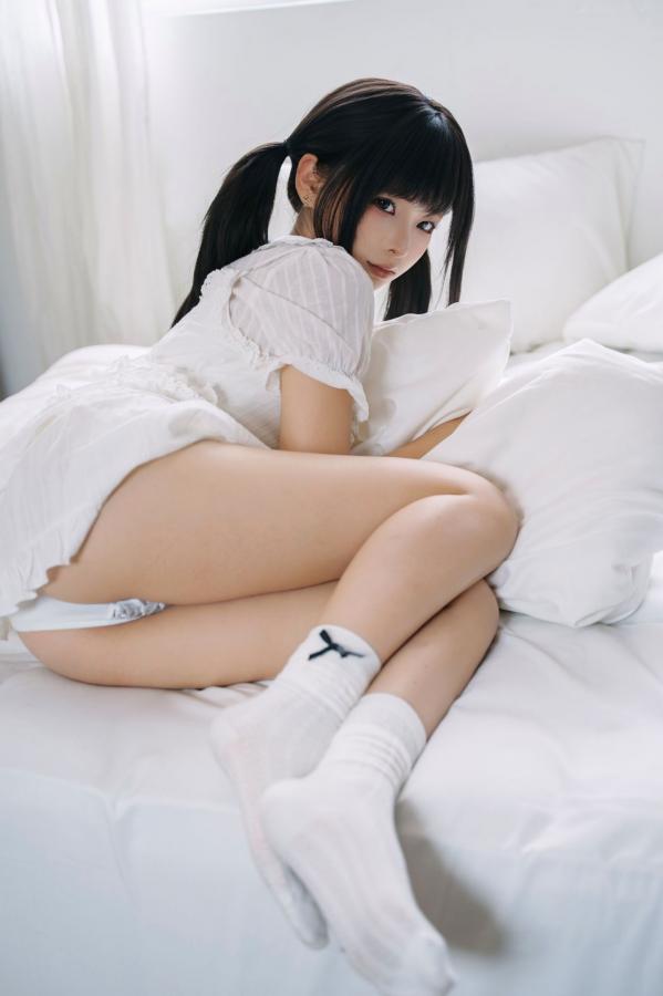 蠢沫沫  《蠢沫沫-8月写真合集-1》日系家居白裙少女私房治愈写真第33张图片