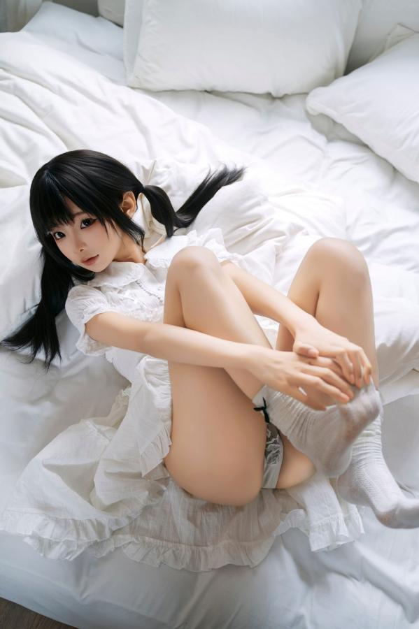 蠢沫沫  《蠢沫沫-8月写真合集-1》日系家居白裙少女私房治愈写真第37张图片