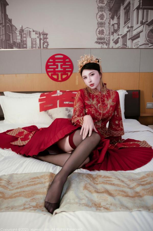    XiuRen秀人网 10865 小蛮妖Yummy 新娘红装红色内衣黑丝 卧室性感婚纱角色扮演私房写真第5张图片