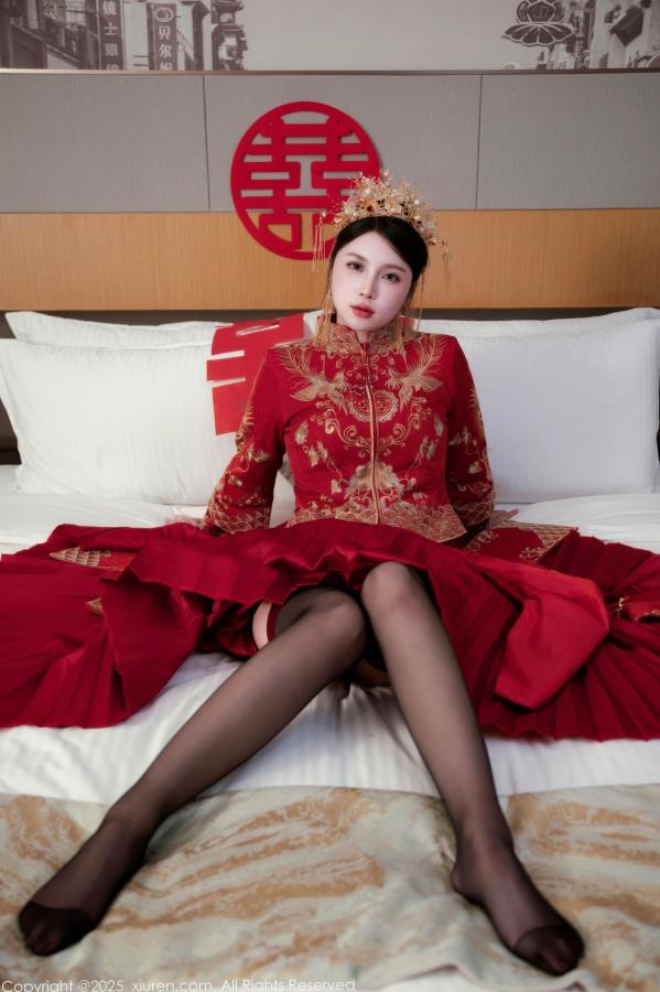    XiuRen秀人网 10865 小蛮妖Yummy 新娘红装红色内衣黑丝 卧室性感婚纱角色扮演私房写真第6张图片