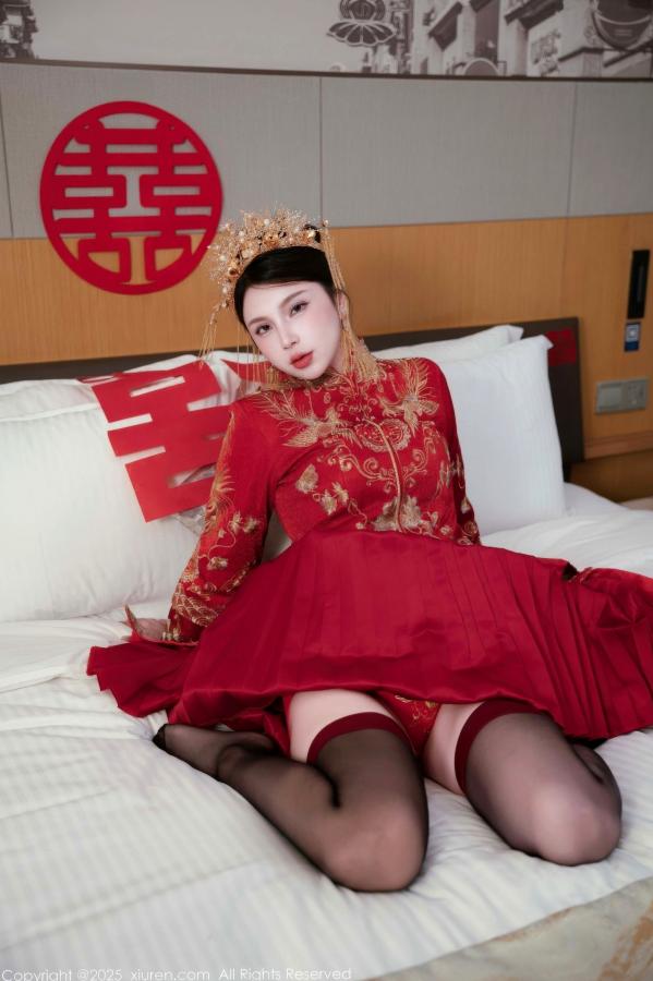    XiuRen秀人网 10865 小蛮妖Yummy 新娘红装红色内衣黑丝 卧室性感婚纱角色扮演私房写真第12张图片