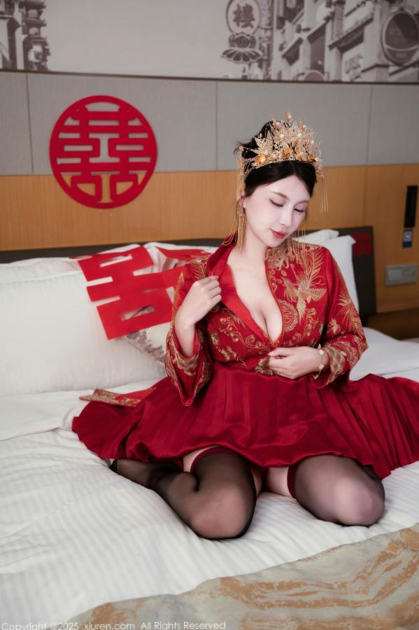    XiuRen秀人网 10865 小蛮妖Yummy 新娘红装红色内衣黑丝 卧室性感婚纱角色扮演私房写真第14张图片