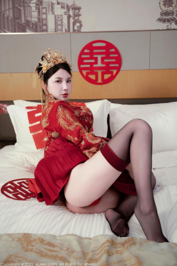    XiuRen秀人网 10865 小蛮妖Yummy 新娘红装红色内衣黑丝 卧室性感婚纱角色扮演私房写真第44张图片