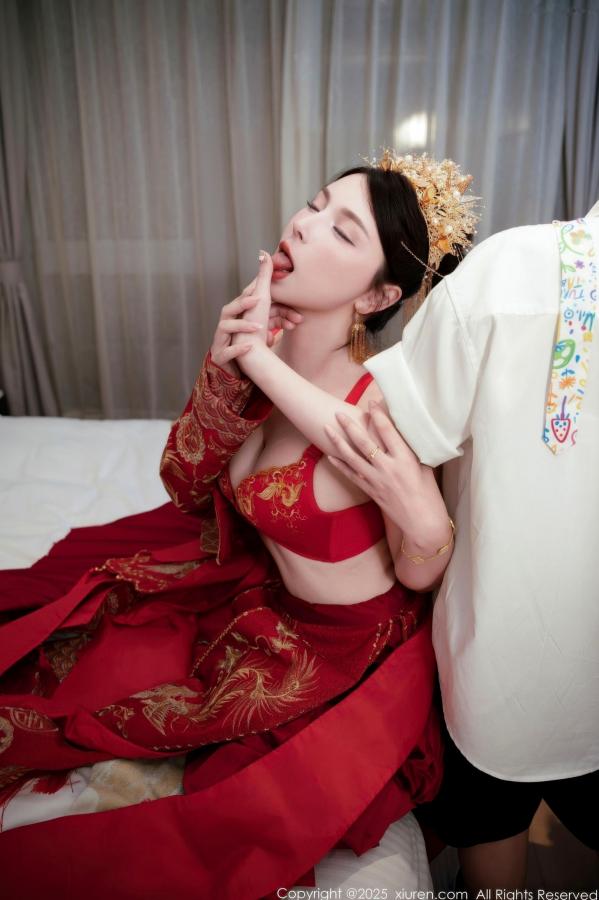    XiuRen秀人网 10865 小蛮妖Yummy 新娘红装红色内衣黑丝 卧室性感婚纱角色扮演私房写真第61张图片