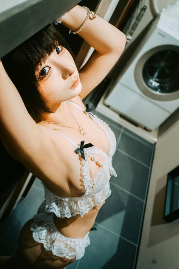 蠢沫沫  蠢沫沫-秋寻上 日系校服制服与大阪街拍性感写真第41张图片