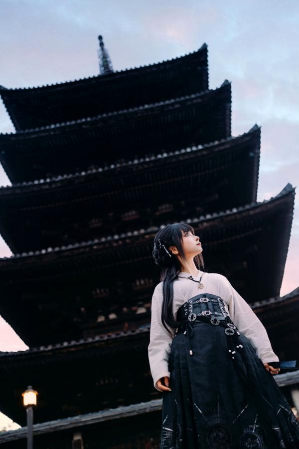 蠢沫沫  蠢沫沫-秋寻上 日系校服制服与大阪街拍性感写真第102张图片