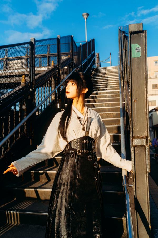 蠢沫沫  蠢沫沫-秋寻上 日系校服制服与大阪街拍性感写真第126张图片