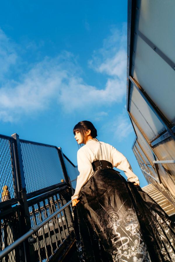 蠢沫沫  蠢沫沫-秋寻上 日系校服制服与大阪街拍性感写真第129张图片