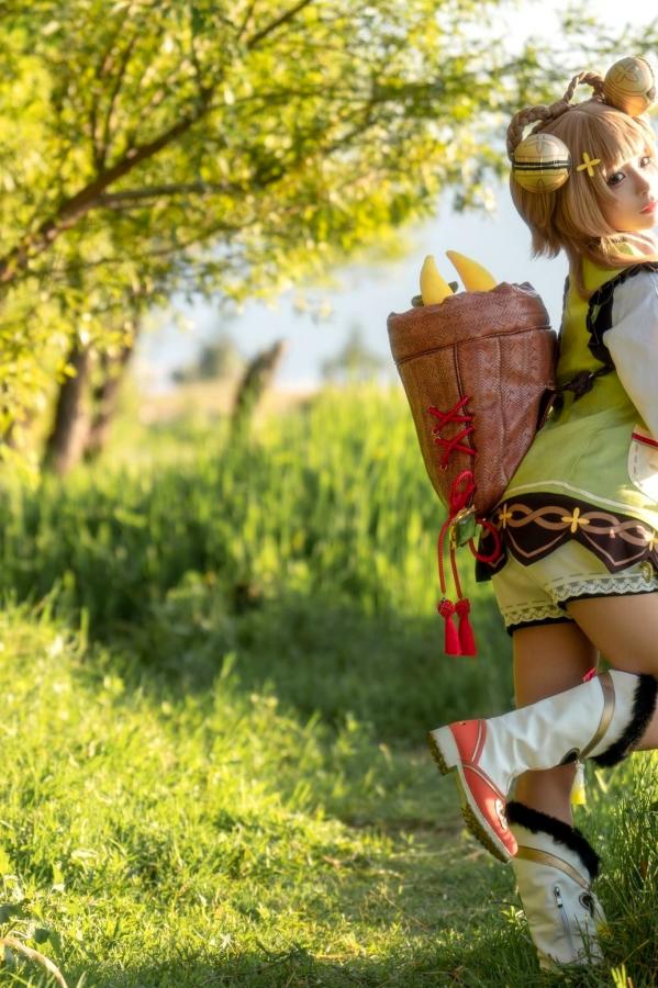 蠢沫沫  蠢沫沫-瑶瑶原神Cosplay户外阳光草地清新治愈萌系写真第10张图片