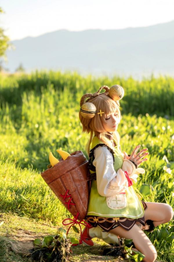 蠢沫沫  蠢沫沫-瑶瑶原神Cosplay户外阳光草地清新治愈萌系写真第16张图片