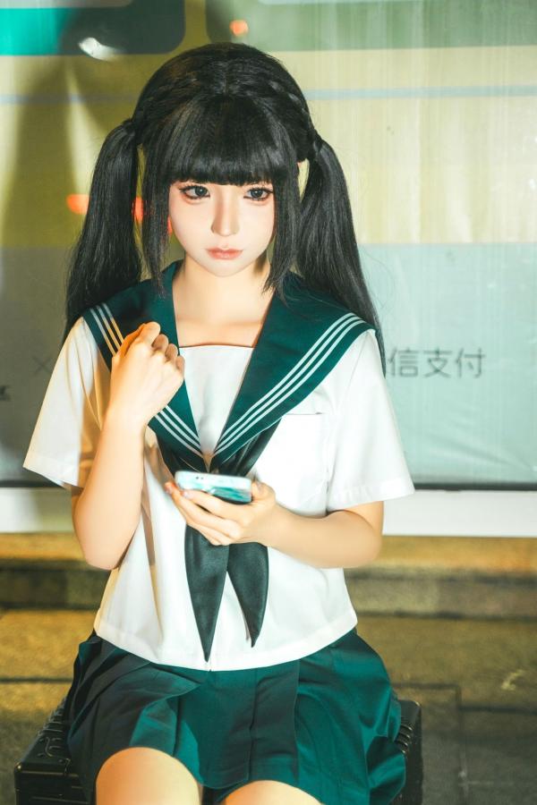 蠢沫沫  《蠢沫沫-蠢沫沫奇遇记-2》水手服双马尾夜景车载写真 萌系美腿少女制服诱惑第12张图片