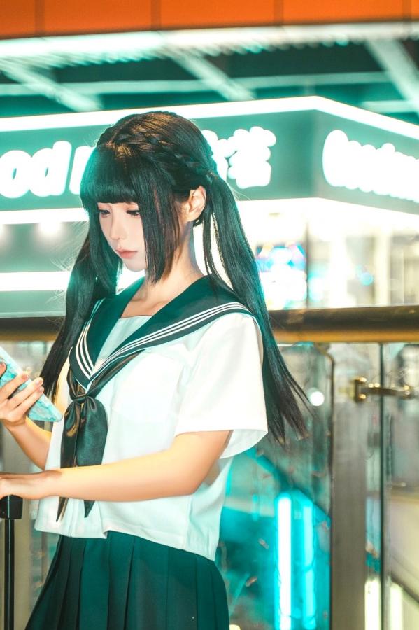 蠢沫沫  《蠢沫沫-蠢沫沫奇遇记-2》水手服双马尾夜景车载写真 萌系美腿少女制服诱惑第17张图片