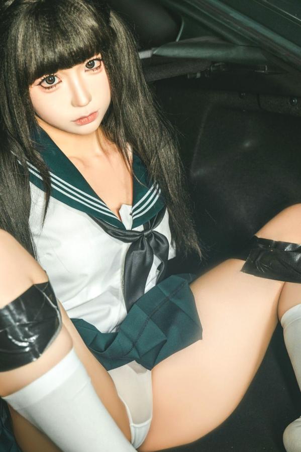 蠢沫沫  《蠢沫沫-蠢沫沫奇遇记-2》水手服双马尾夜景车载写真 萌系美腿少女制服诱惑第60张图片