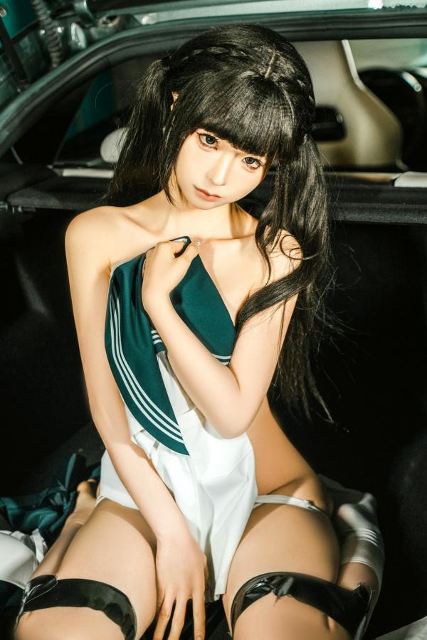 蠢沫沫  《蠢沫沫-蠢沫沫奇遇记-2》水手服双马尾夜景车载写真 萌系美腿少女制服诱惑第97张图片