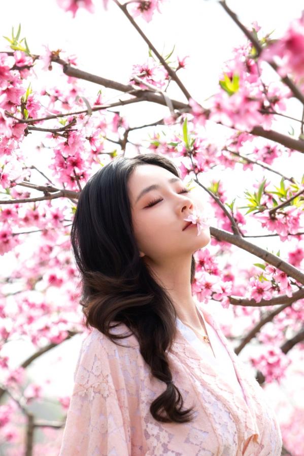 年年Nnian 年年  年年《漫花》户外桃花林和服性感大尺度写真 极品女神清新诱惑第9张图片