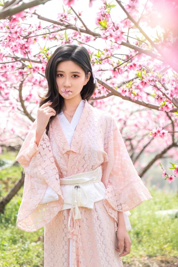 年年Nnian 年年  年年《漫花》户外桃花林和服性感大尺度写真 极品女神清新诱惑第10张图片