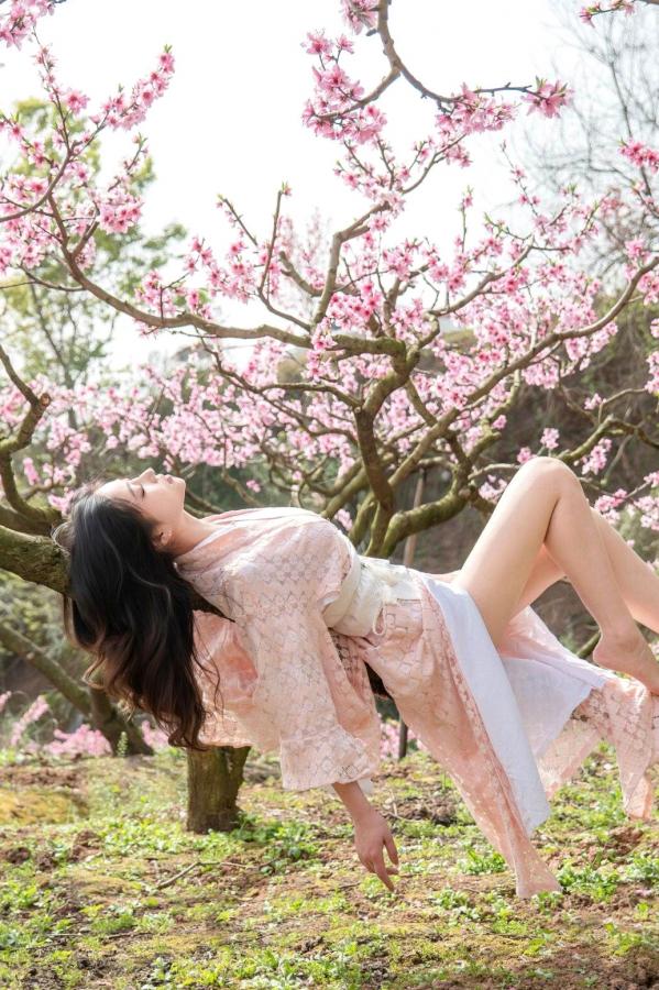 年年Nnian 年年  年年《漫花》户外桃花林和服性感大尺度写真 极品女神清新诱惑第31张图片
