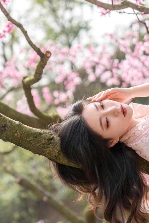 年年Nnian 年年  年年《漫花》户外桃花林和服性感大尺度写真 极品女神清新诱惑第35张图片