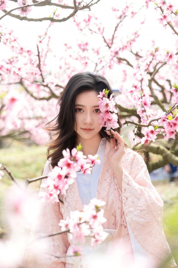 年年Nnian 年年  年年《漫花》户外桃花林和服性感大尺度写真 极品女神清新诱惑第42张图片
