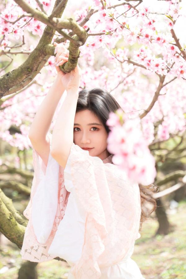 年年Nnian 年年  年年《漫花》户外桃花林和服性感大尺度写真 极品女神清新诱惑第45张图片