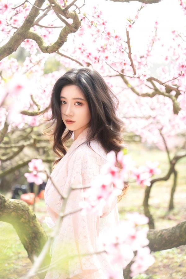 年年Nnian 年年  年年《漫花》户外桃花林和服性感大尺度写真 极品女神清新诱惑第46张图片