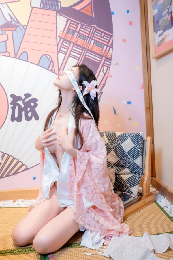 年年Nnian 年年  年年《漫花》户外桃花林和服性感大尺度写真 极品女神清新诱惑第64张图片