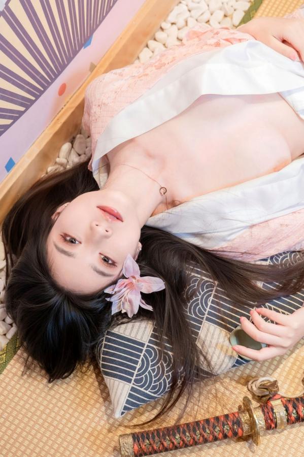 年年Nnian 年年  年年《漫花》户外桃花林和服性感大尺度写真 极品女神清新诱惑第72张图片