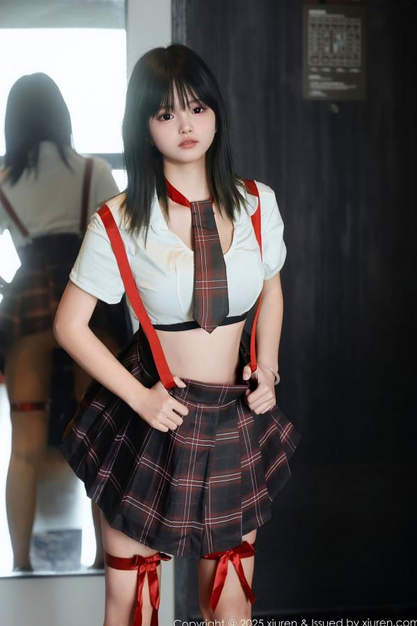    XiuRen秀人网 NO.10774 小泠 - 纯欲校服制服诱惑 性感内衣居家私房写真第42张图片