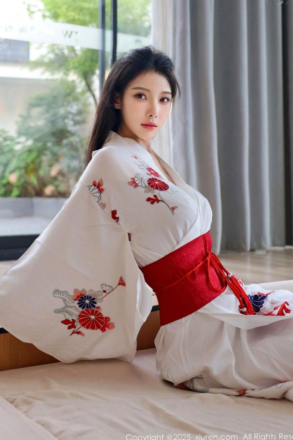 李霜 梨霜儿  XiuRen秀人网-10767-梨霜儿-白色日式和服粉色蕾丝内衣白丝美腿性感日系私房写真第4张图片