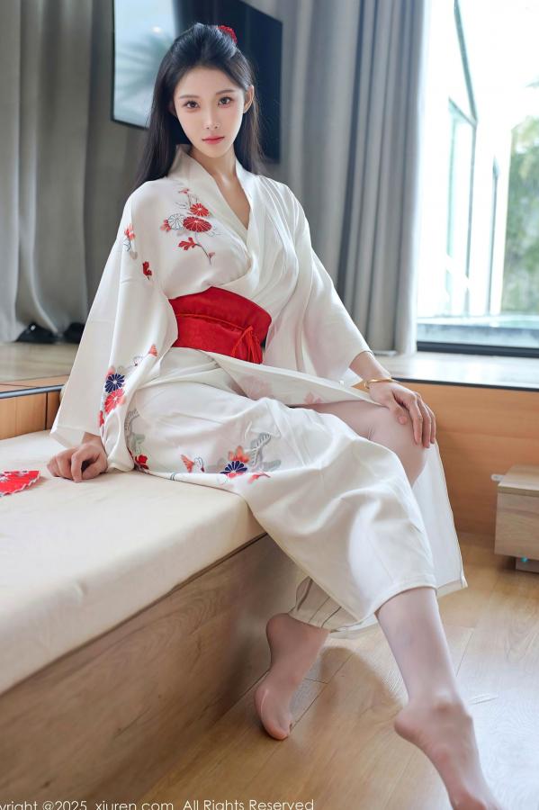 李霜 梨霜儿  XiuRen秀人网-10767-梨霜儿-白色日式和服粉色蕾丝内衣白丝美腿性感日系私房写真第6张图片