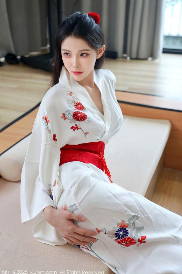 李霜 梨霜儿  XiuRen秀人网-10767-梨霜儿-白色日式和服粉色蕾丝内衣白丝美腿性感日系私房写真第7张图片