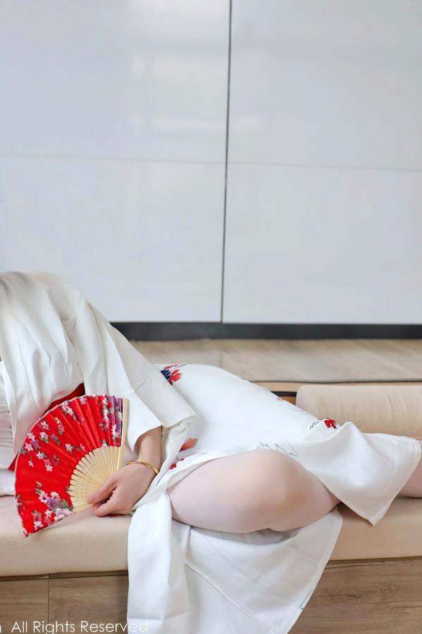 李霜 梨霜儿  XiuRen秀人网-10767-梨霜儿-白色日式和服粉色蕾丝内衣白丝美腿性感日系私房写真第9张图片