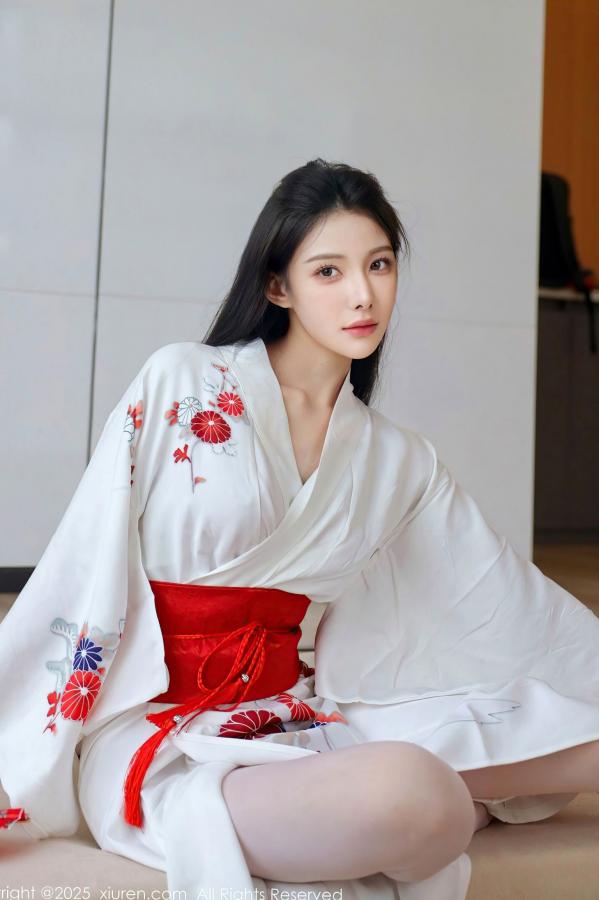 李霜 梨霜儿  XiuRen秀人网-10767-梨霜儿-白色日式和服粉色蕾丝内衣白丝美腿性感日系私房写真第10张图片